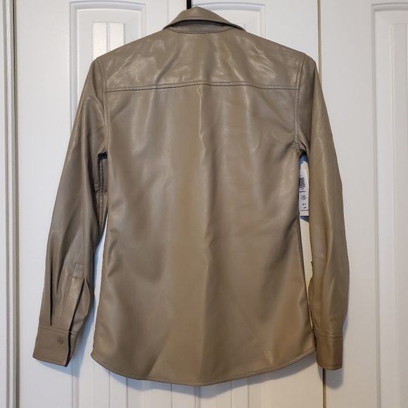 Aritzia Babaton Nouvelle Button up - Picture 3 of 3